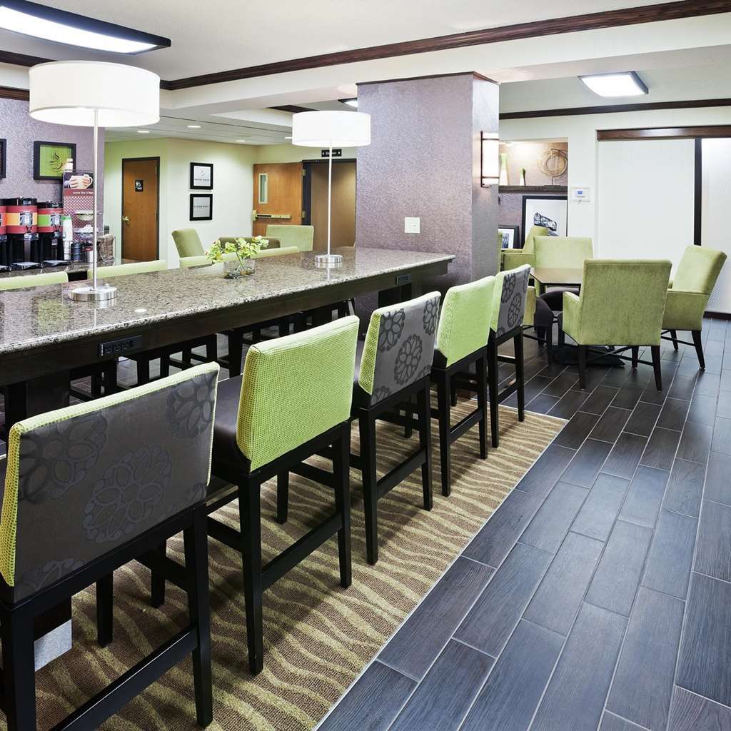 Hotel Hampton Salina